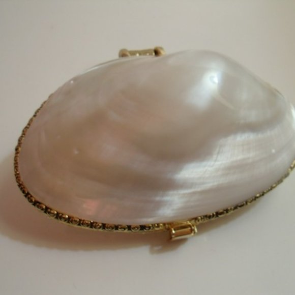 MOP Seashell Set of Two Trinkets Lined in Gold Plated - Picture 7 of 12